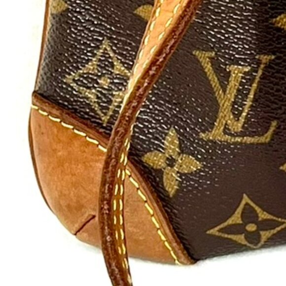 SOLD - Authentic Louis Vuitton Monogram Coussin GM Monogram Leather Shoulder Bag - Picture 13 of 16